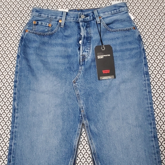 Levis jean skirt - Picture 5 of 9